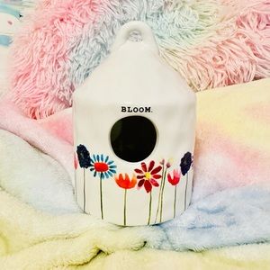 Mini Bloom Flowers Birdhouse New